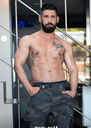 Spain in the Ass 2: MrDeepVoice's First Double-Penetration Gangbang