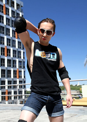 Aussie boy Ricky Cruz strips naked in the middle of the city