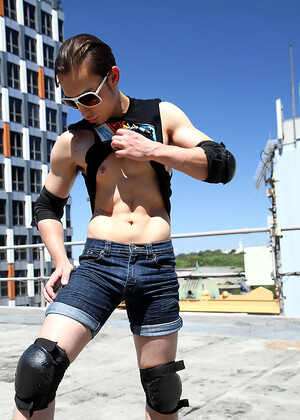 Aussie boy Ricky Cruz strips naked in the middle of the city