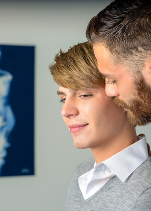 Man On Twink: The Art Gallery