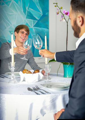 Man On Twink: The Art Gallery