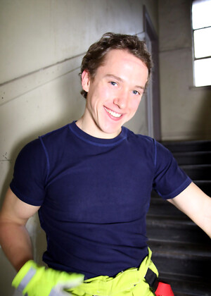 Aussie Fireman Brad Thomas posing naked