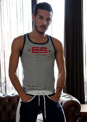 Spanish Personal Trainer Nicolas Cruz meets Zac