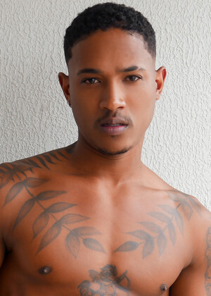 The Camera Likes You Better Without Your Clothes, Papi