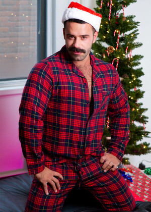 From The Vault: Christmas 5-Way