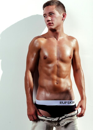 Sexy twink Tyler Hill