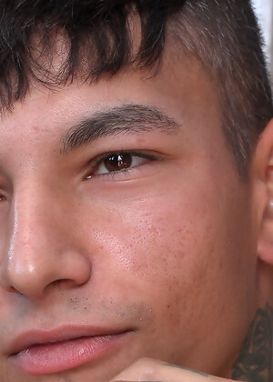INTERVIEW & SOLO: Miguel Rivas