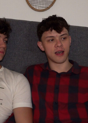TWINK FINGERS CUM INTO ADORABLE BOYFRIEND