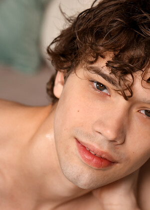 FIRST LOOK: Calvin Riven