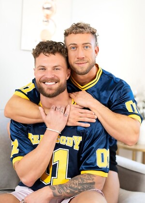 Curved King & Hunter by SeanCody