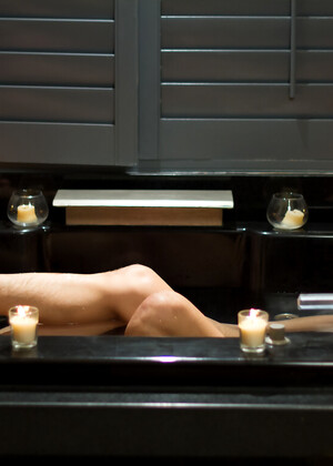 Tub for Two by Helix Studios