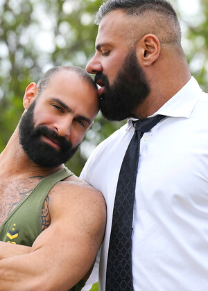 Squirt Casual Encounters: Outdoor Park Cruising by Men at Play