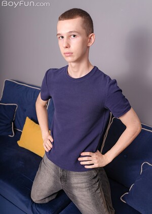 Skinny twink Martin Depp jacking off his dick